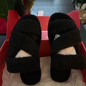 Hunter Sherpa Slippers. Brand new!